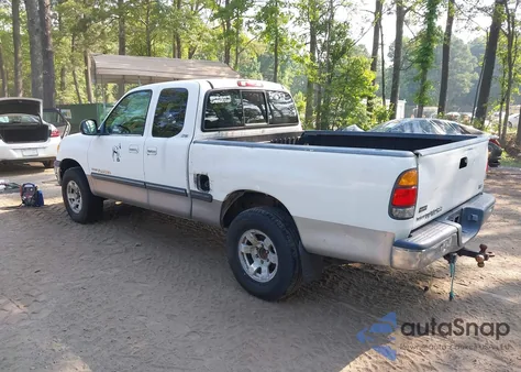 2000 Toyota Tundra Sr5 V8 z USA, uszkodzony, nr VIN 5TBRT3418YS086632